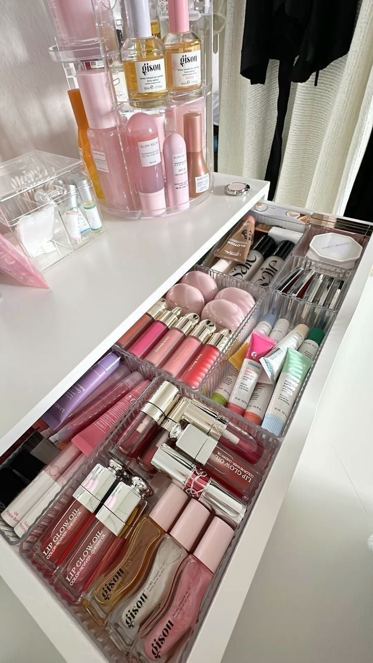Desk &amp; Vanity Finds
