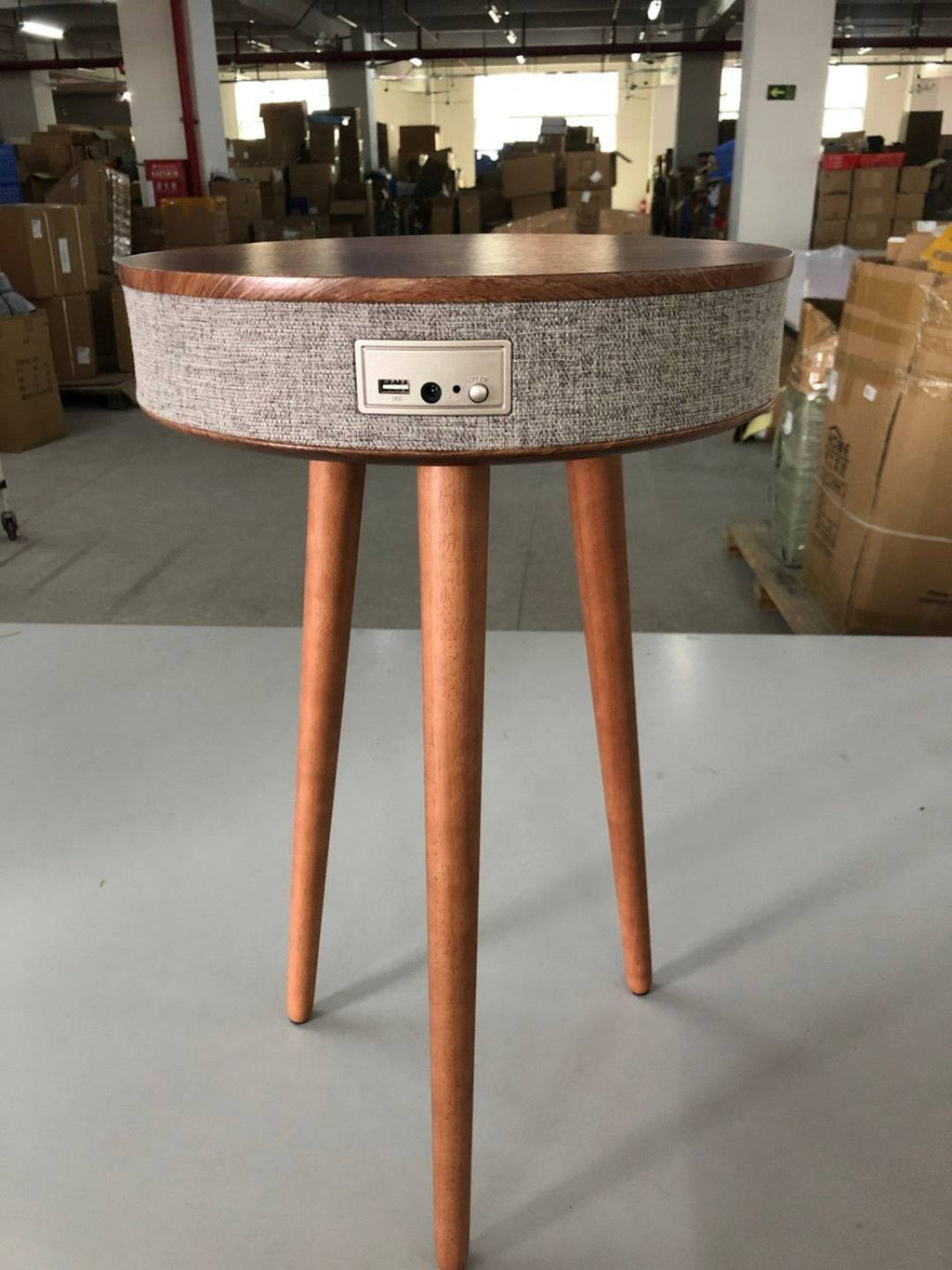 Round Speaker Table Charger StepUp